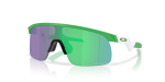 แว่นกันแดด Oakley Resistor OJ9010-45 Matte Team Green Prizm Jade แว่นกันแดด Oakley OJ9010-45 มุมเฉียง สีเขียวทีมเนื้อแมตต์ สำหรับเด็กผู้ชาย