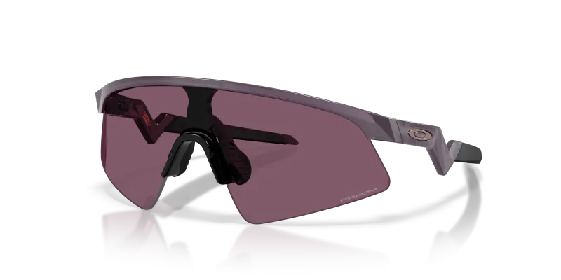 แว่นกันแดด Oakley OJ9015-14 มุมเฉียง สีม่วงมะเขือโปร่งใส สำหรับเด็กทุกเพศ