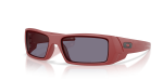 แว่นกันแดด Oakley Gascan OO9014-E4 Matte Iron Red Prizm Grey แว่นกันแดด Oakley OO9014-E4 มุมเฉียง สี Matte Iron Red สำหรับผู้ชาย