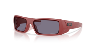 แว่นกันแดด Oakley OO9014-E4 มุมเฉียง สี Matte Iron Red สำหรับผู้ชาย