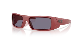 แว่นกันแดด Oakley OO9014-E4 มุมเฉียง สี Matte Iron Red สำหรับผู้ชาย