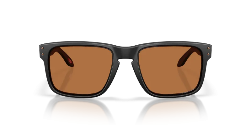 แว่นกันแดด Oakley OO9102-AM ด้านหน้า