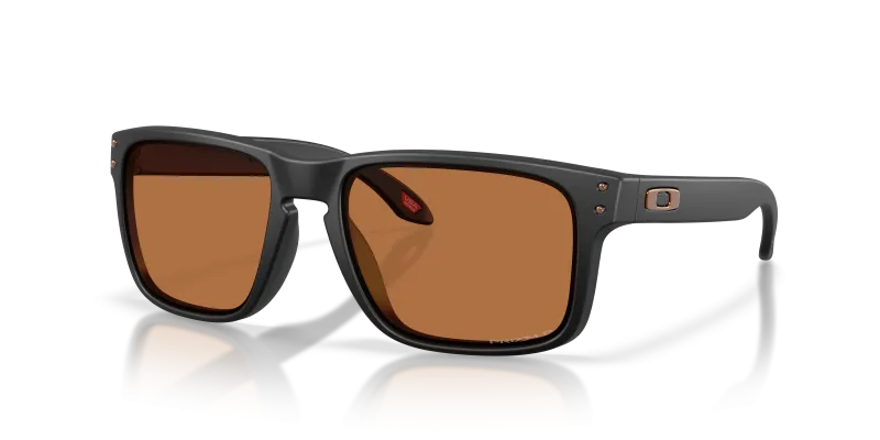 แว่นกันแดด Oakley OO9102-AM มุมเฉียง สีดำด้าน สำหรับผู้ชาย