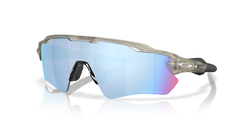Oakley OO9208-F6 9208F6 มุมเอียง 3/4