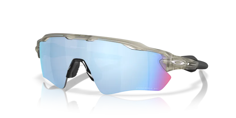 Oakley OO9208-F6 9208F6 มุมเอียง 3/4