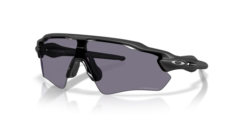แว่นกันแดด Oakley OO9208-G6 มุมเฉียง สีดำด้าน สำหรับผู้ชาย