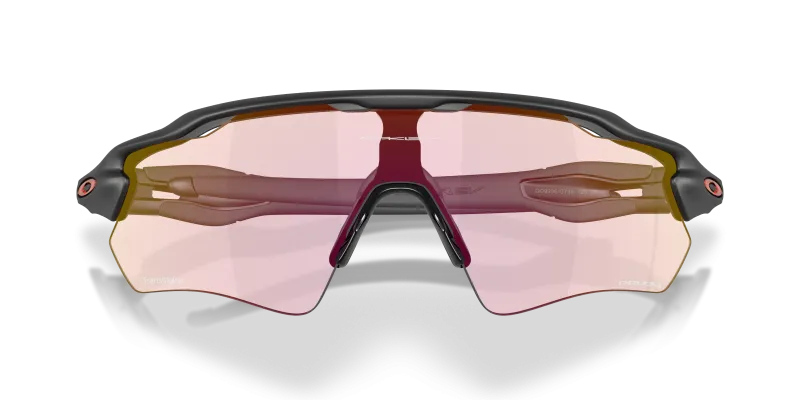 แว่นกันแดด Oakley OO9208-G7 close-up ด้านหน้า