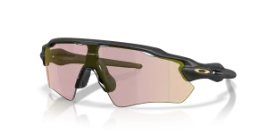แว่นกันแดด Oakley OO9208-H0 มุมเฉียง สีดำด้าน สำหรับผู้ชาย