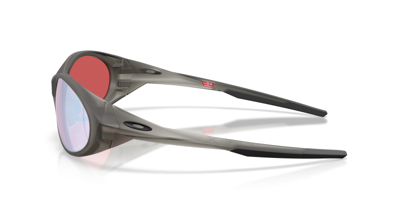 แว่นกันแดด Oakley OO9438-41 มุมข้าง ขาแว่นสีเทาควันด้าน