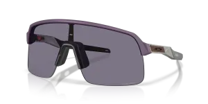 Oakley OO9463A-38 946338 แว่นกันแดดสีมะเขือม่วงเนื้อแมท เลนส์ Prizm Grey ผู้ชาย