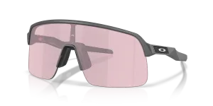 Oakley OO9463A-39 946339 แว่นกันแดดสีเทาคาร์บอนด้าน เลนส์ Prizm Transitions Black ผู้ชาย