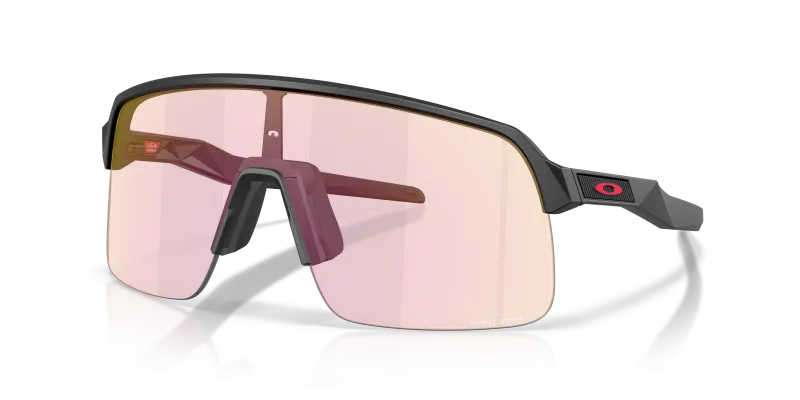 Oakley OO9463A-41 946341 แว่นกันแดดสีดำด้าน เลนส์ Prizm Transitions Ember ผู้ชาย