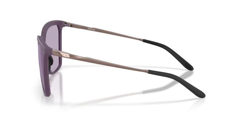 แว่นกันแดด Oakley OO9480-13 มุมข้าง ขาแว่นสีมะฮอกกานี