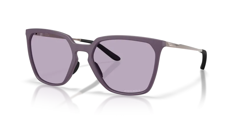 แว่นกันแดด Oakley OO9480-13 มุมเฉียง สีมะเขือม่วงเนื้อแมท สำหรับผู้หญิง