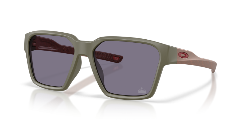 แว่นกันแดด Oakley Briza OO9497-44 Matte Moss Prizm Grey แว่นกันแดด Oakley OO9497-44 มุมเฉียง สีมอสด้าน สำหรับผู้ชาย