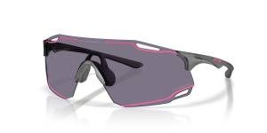 แว่นกันแดด Oakley OO9513D-10 มุมเฉียง สีเทาควันด้าน สำหรับทุกเพศ