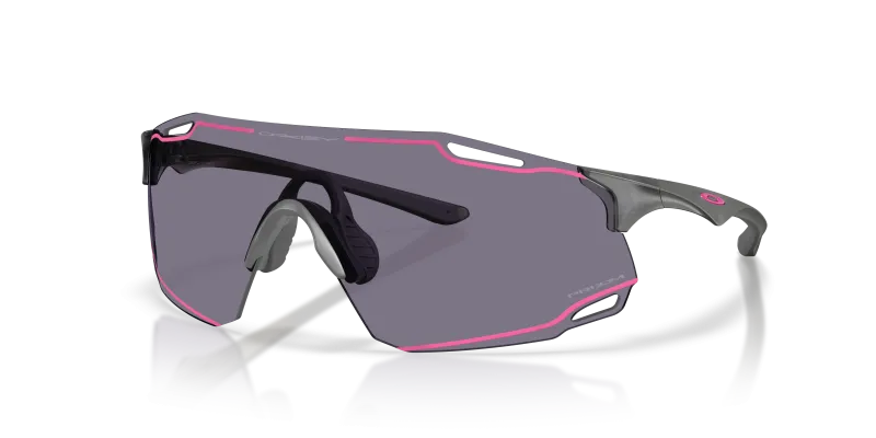 แว่นกันแดด Oakley OO9513D-10 มุมเฉียง สีเทาควันด้าน สำหรับทุกเพศ