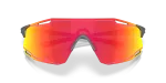 แว่นกันแดด Oakley Cybr Dyno OO9513D-12 Matte Crystal Black Prizm Ruby แว่นกันแดด Oakley OO9513D-12 close-up ด้านหน้า