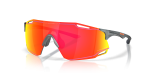 แว่นกันแดด Oakley Cybr Dyno OO9513D-12 Matte Crystal Black Prizm Ruby แว่นกันแดด Oakley OO9513D-12 มุมเฉียง สี Matte Crystal Black สำหรับทุกเพศ