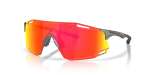 แว่นกันแดด Oakley Cybr Dyno OO9513D-12 Matte Crystal Black Prizm Ruby แว่นกันแดด Oakley OO9513D-12 มุมเฉียง สี Matte Crystal Black สำหรับทุกเพศ