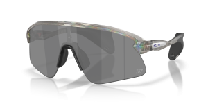 แว่นกันแดด Oakley OO9517-18 มุมเฉียง สีมูนดัสต์หมึกเทา สำหรับทุกเพศ