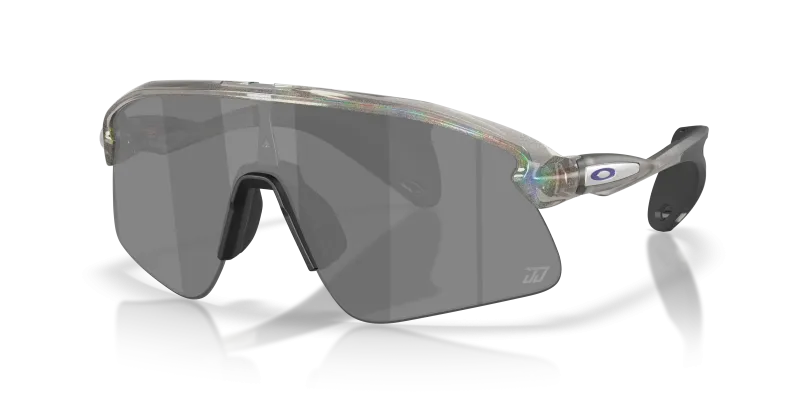 แว่นกันแดด Oakley Stunt Devil OO9517-18 Moondust Grey Ink Prizm Black แว่นกันแดด Oakley OO9517-18 มุมเฉียง สีมูนดัสต์หมึกเทา สำหรับทุกเพศ