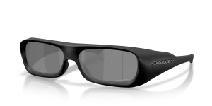 แว่นกันแดด Oakley OO9520-09 มุมเฉียง สีหนังกลับสีดำ สำหรับทุกเพศ