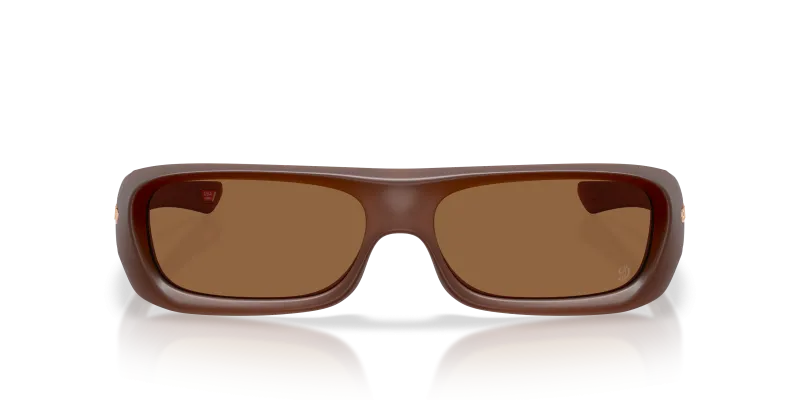 แว่นกันแดด Oakley OO9520-10 ด้านหน้า