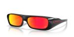 แว่นกันแดด Oakley Permian OO9520-11 Black Ink Prizm Ruby แว่นกันแดด Oakley OO9520-11 มุมเฉียง สี Black Ink สำหรับทุกเพศ