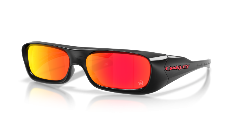 แว่นกันแดด Oakley Permian OO9520-11 Black Ink Prizm Ruby แว่นกันแดด Oakley OO9520-11 มุมเฉียง สี Black Ink สำหรับทุกเพศ