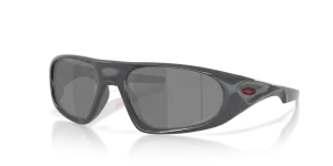 แว่นกันแดด Oakley OO9528-10 มุมเฉียง สีคาร์บอนขัดเงา สำหรับทุกเพศ