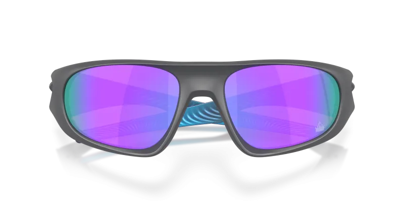 แว่นกันแดด Oakley OO9528-11 close-up ด้านหน้า