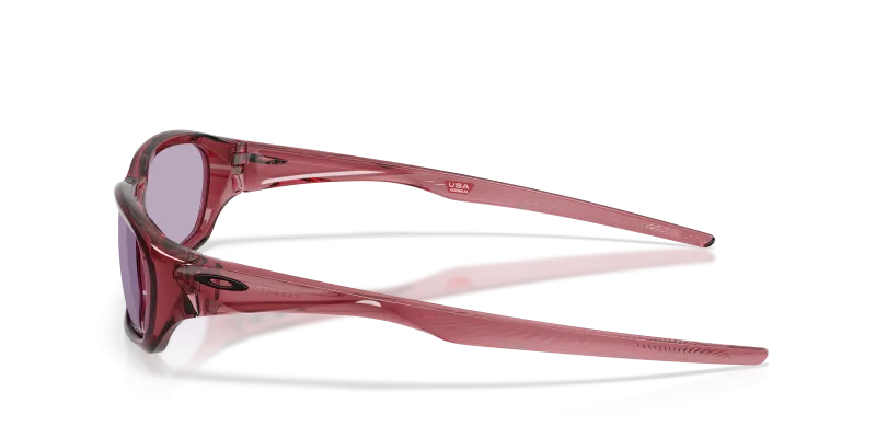แว่นกันแดด Oakley OO9530-10 มุมข้าง ขาแว่นสีแดงเหล็กโปร่งใส
