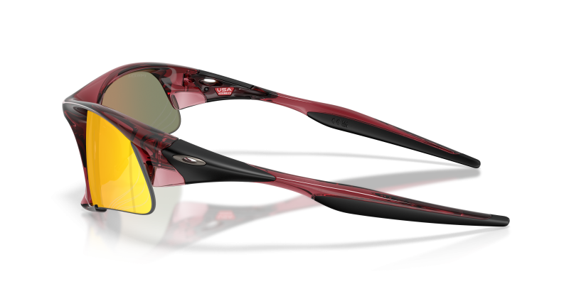แว่นกันแดด Oakley OO9532-12 มุมข้าง ขาแว่นสีแดงเหล็กโปร่งใส