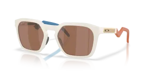 แว่นกันแดด Oakley OO9533-12 มุมเฉียง สีละอองด้าน สำหรับทุกเพศ