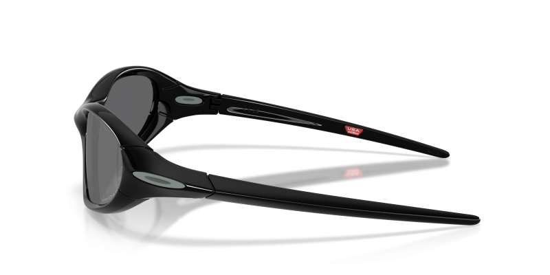 แว่นกันแดด Oakley OO9536-09 มุมข้าง ขาแว่นสีดำขัดเงา