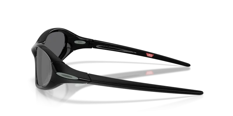 แว่นกันแดด Oakley OO9536-09 มุมข้าง ขาแว่นสีดำขัดเงา