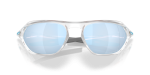 แว่นกันแดด Oakley Cage Jacket OO9537-02 Matte Clear Prizm Deep Water Polarized แว่นกันแดด Oakley OO9537-02 close-up ด้านหน้า