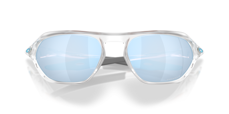 แว่นกันแดด Oakley OO9537-02 close-up ด้านหน้า