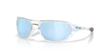 แว่นกันแดด Oakley Cage Jacket OO9537-02 Matte Clear Prizm Deep Water Polarized แว่นกันแดด Oakley OO9537-02 มุมเฉียง สีใสด้าน สำหรับทุกเพศ
