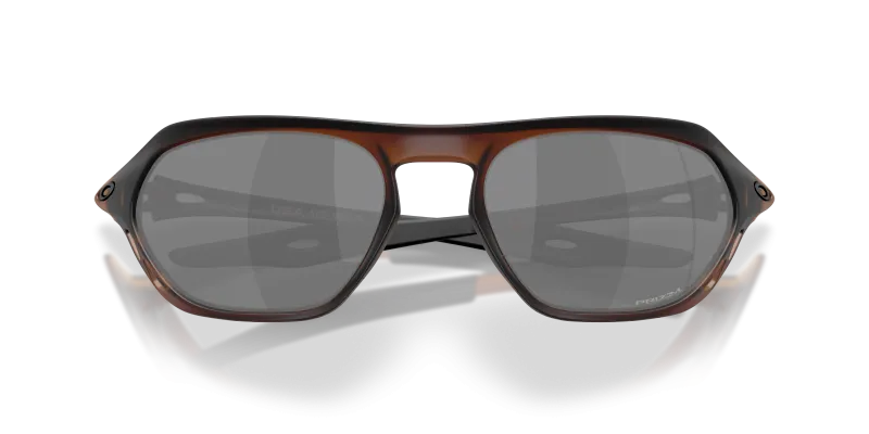 แว่นกันแดด Oakley OO9537-04 close-up ด้านหน้า