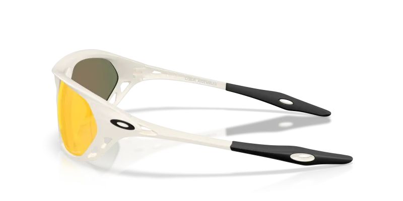 แว่นกันแดด Oakley OO9537-05 มุมข้าง ขาแว่นสีละอองด้าน