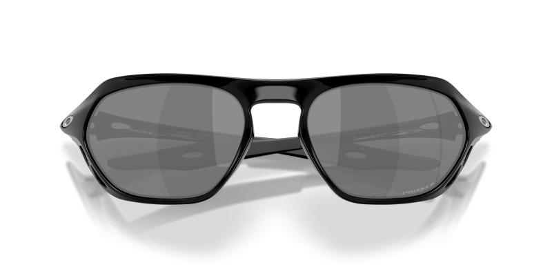 แว่นกันแดด Oakley OO9537-08 close-up ด้านหน้า