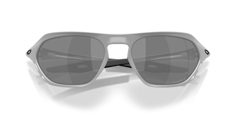 แว่นกันแดด Oakley OO9537-09 close-up ด้านหน้า