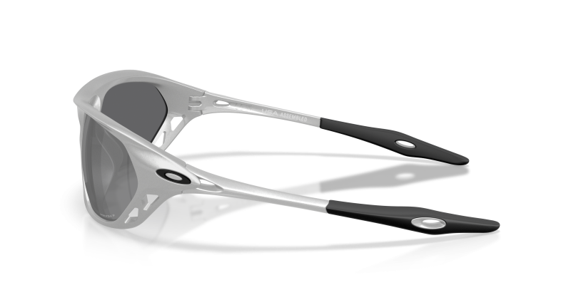 แว่นกันแดด Oakley OO9537-09 มุมข้าง ขาแว่นสี X-silver