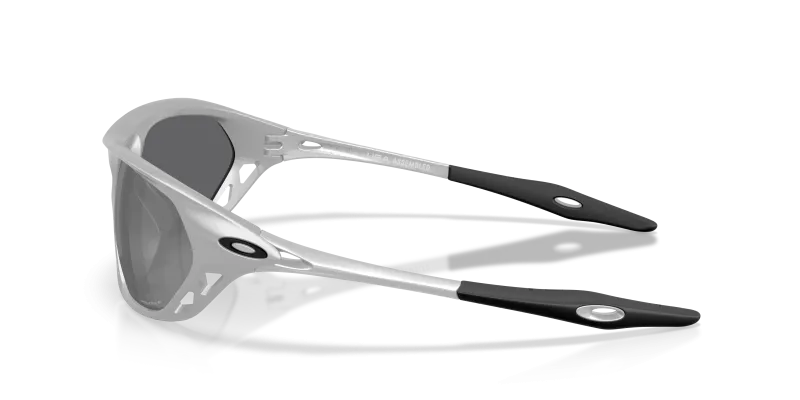 แว่นกันแดด Oakley OO9537-09 มุมข้าง ขาแว่นสี X-silver