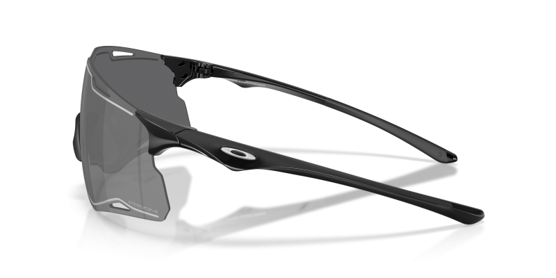 แว่นกันแดด Oakley OO9538D-01 มุมข้าง ขาแว่นสีดำขัดเงา