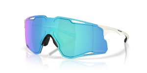 แว่นกันแดด Oakley OO9538D-02 มุมเฉียง สีเทา สำหรับทุกเพศ