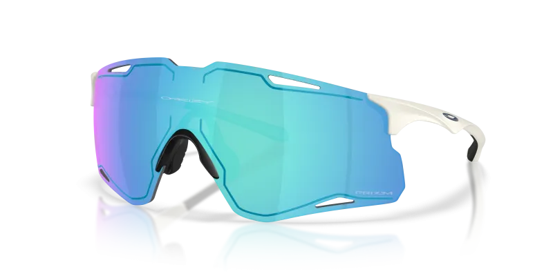 แว่นกันแดด Oakley Cybr Lightning OO9538D-02 เทา Prizm Sapphire แว่นกันแดด Oakley OO9538D-02 มุมเฉียง สีเทา สำหรับทุกเพศ