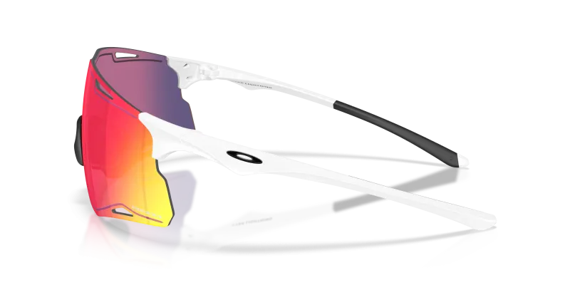 แว่นกันแดด Oakley OO9538D-04 มุมข้าง ขาแว่นสีขาวด้าน